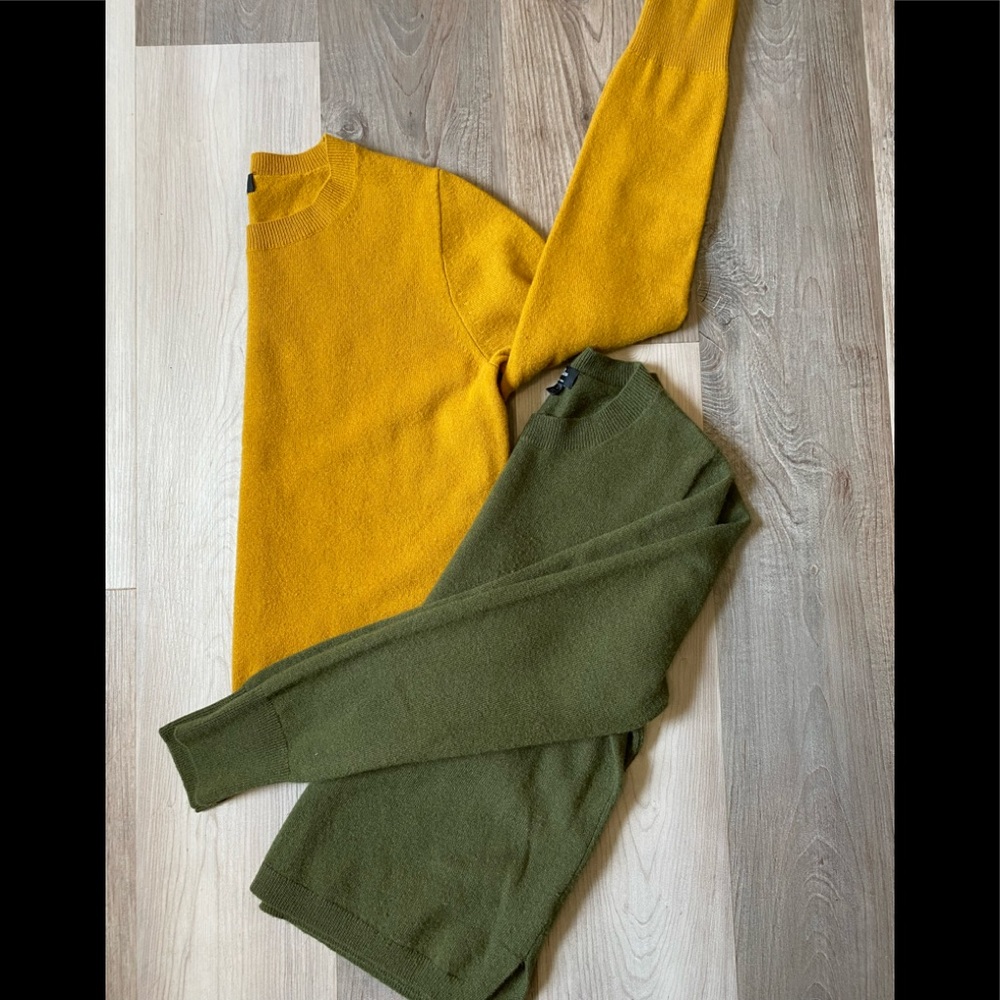 J. CREW 💯cashmere crew neck sweaters size L